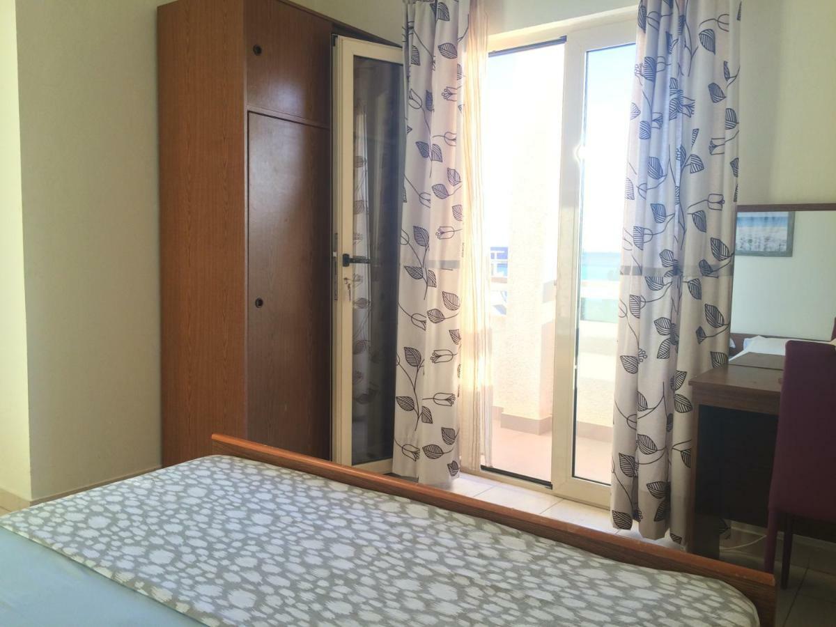 Apartmani Adriatic Ana Новаля Екстериор снимка